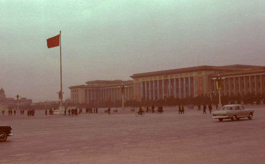 外国人拍1979年中国:多地仍残留着文革标语