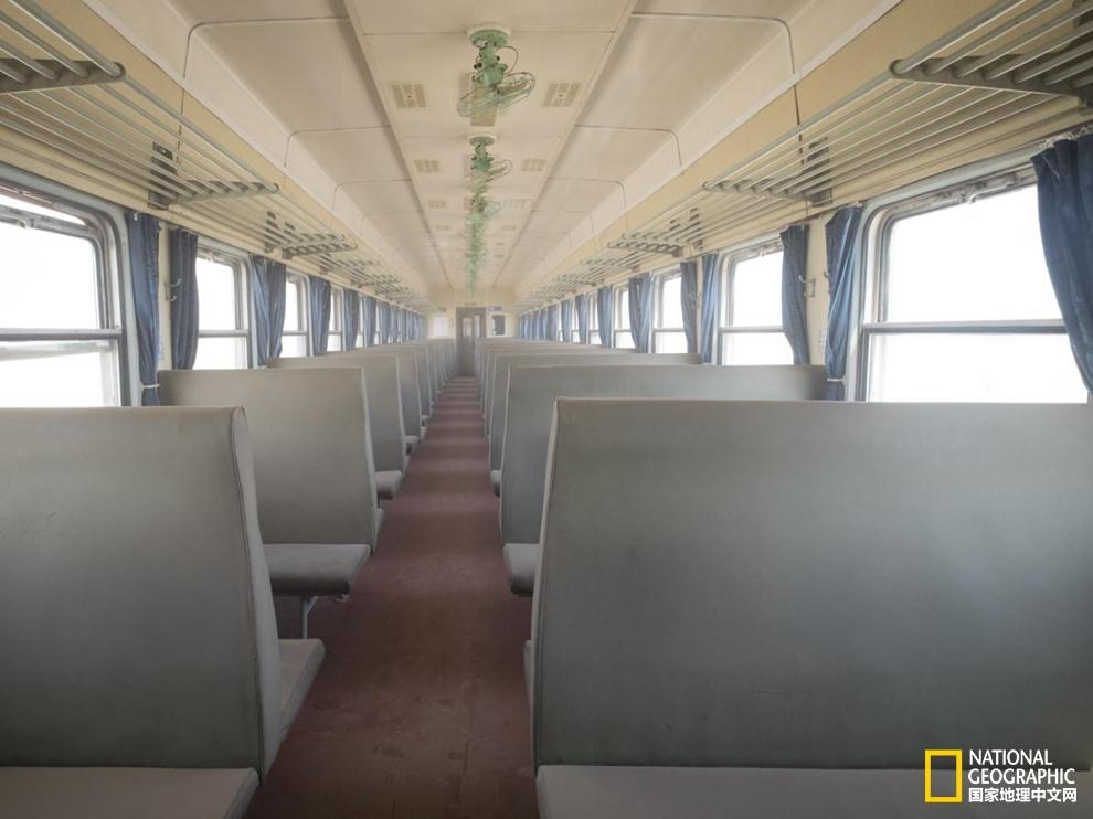 世界上最长的火车之旅：坐着绿皮去新疆(13) 第13页
