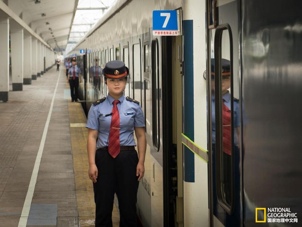 世界上最长的火车之旅：坐着绿皮去新疆(2) 第2页