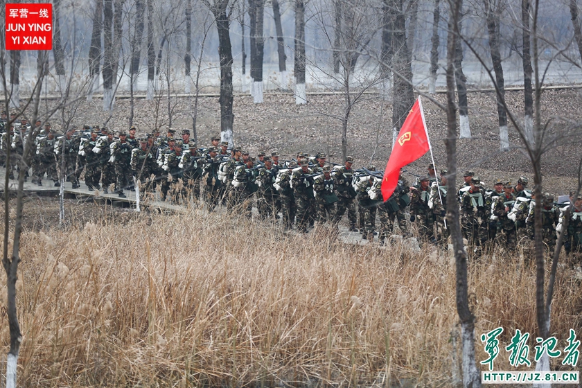 男兵女兵向前走 一路拉练一路歌(10) 第10页