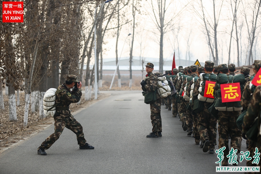 男兵女兵向前走 一路拉练一路歌(6) 第6页