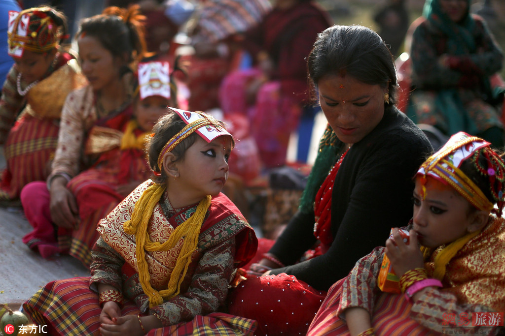 尼泊尔女孩9岁出嫁 新郎竟是“贝儿果” 第1页