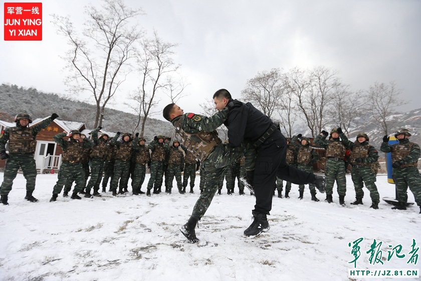 山东烟台:武警特战风雪砺兵昆嵛山