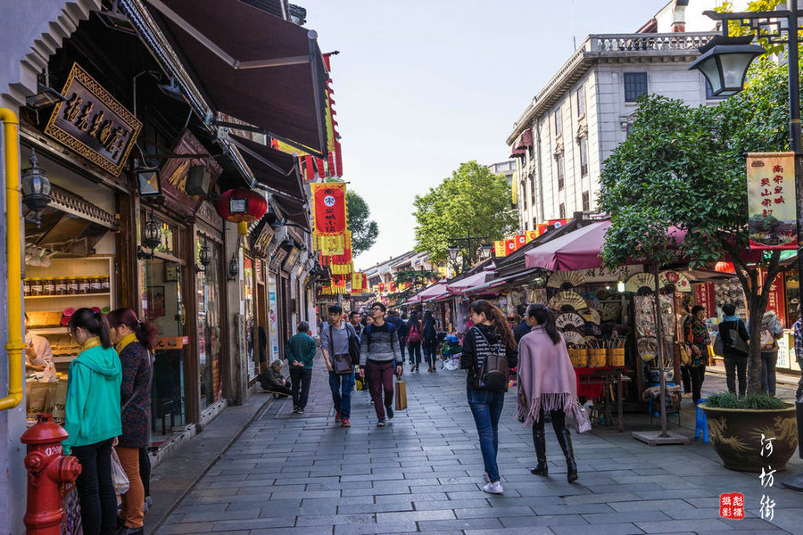 河坊街是杭州古都风俗民情的集中再现
