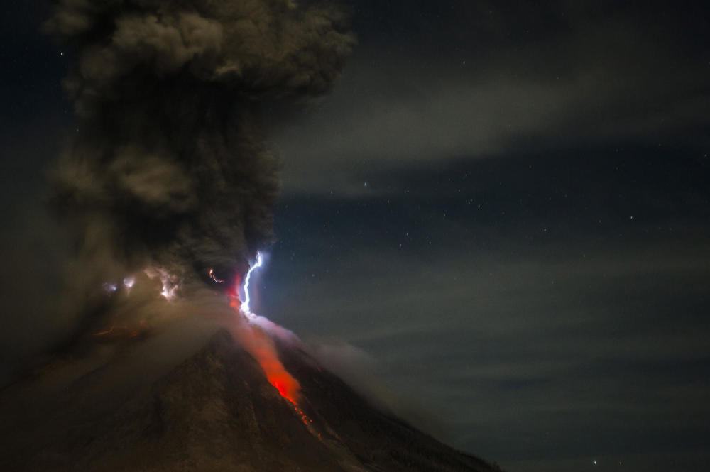 震撼壮美!2016全球火山喷发纪实 第1页