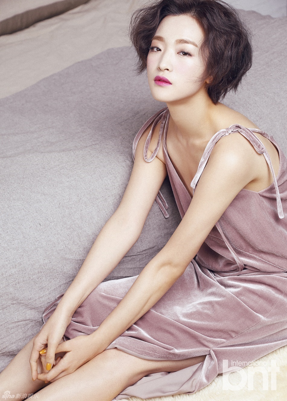 组图:韩女星李艺恩时尚写真 短发造型干练