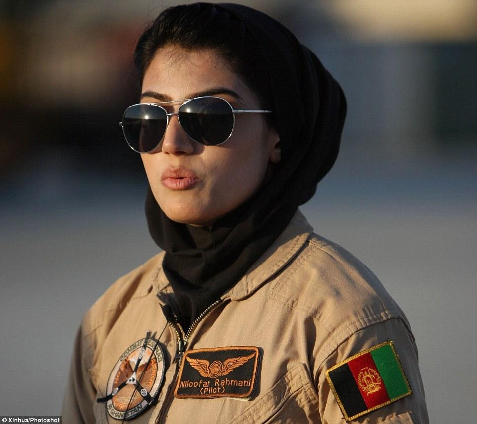 组图：阿富汗首位女飞行员要政治避难 第1页