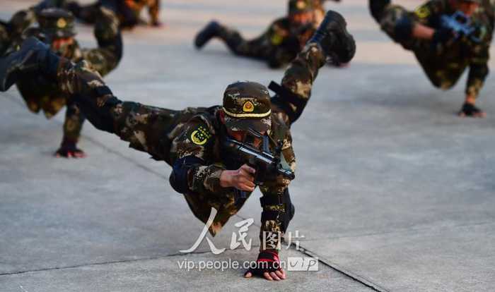 中国海警入警大学生举行阅兵仪式(7) 第7页