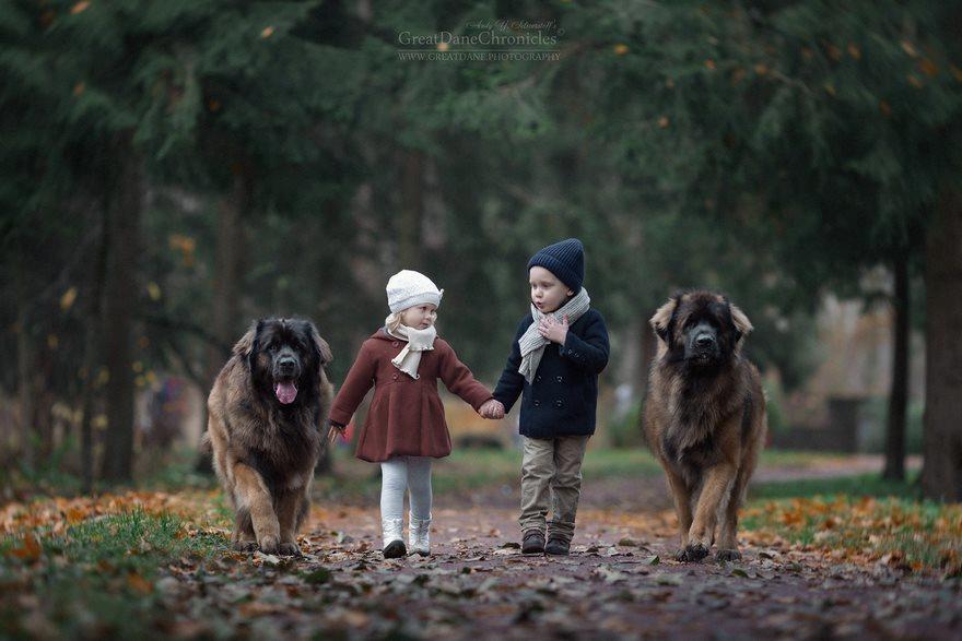 温馨童真 小朋友和他们的巨型犬的友谊(8) 第8页