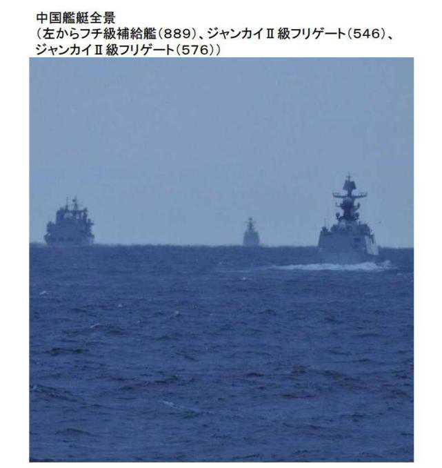 中国舰队贴着日本海岸线航行 第1页
