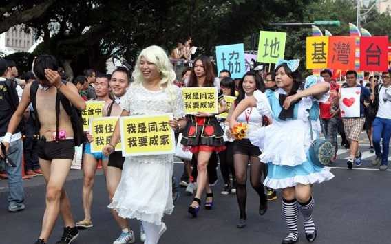 台湾同性恋大游街，马英九到场，蔡康永力挺(2) 第2页