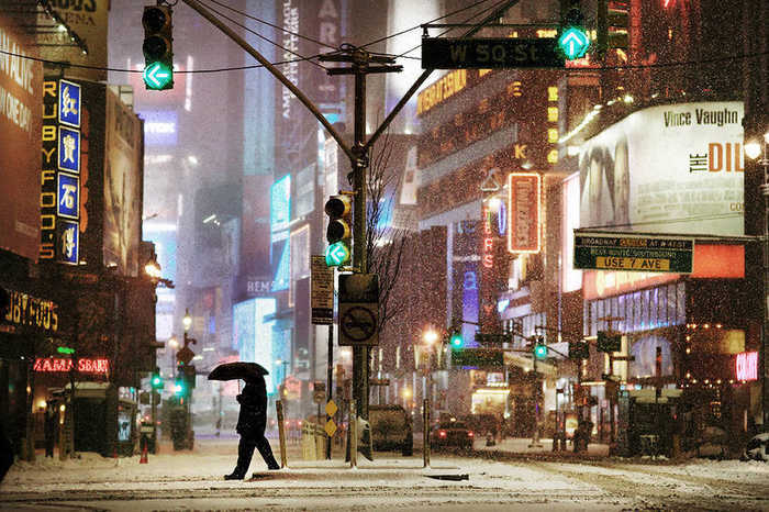 雨夜未名 抓拍雨雪中城市的浪漫魅力瞬间(12) 第12页