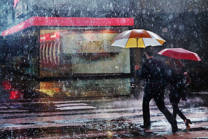 雨夜未名 抓拍雨雪中城市的浪漫魅力瞬间(17) 第17页