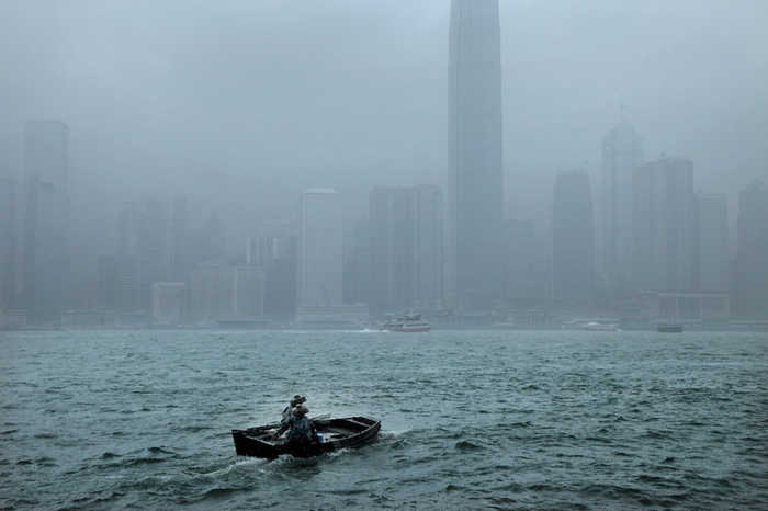 雨夜未名 抓拍雨雪中城市的浪漫魅力瞬间(30) 第30页