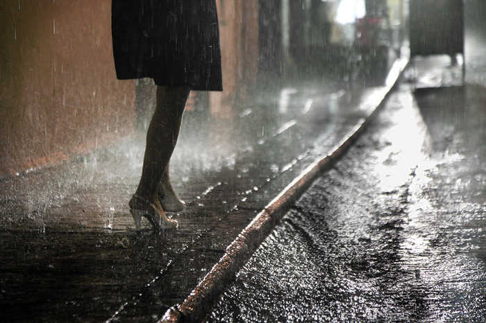 雨夜未名 抓拍雨雪中城市的浪漫魅力瞬间(31) 第31页