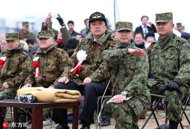 日本陆上自卫队举行新年演习 防卫副大臣现场观摩(2) 第2页
