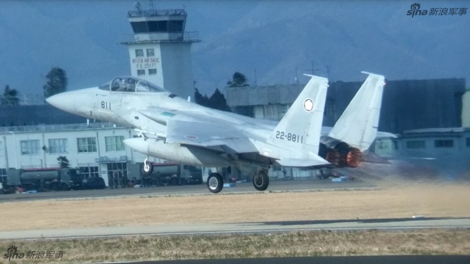 又是去拦截中国空军？日本F15战机挂实弹起飞 第1页