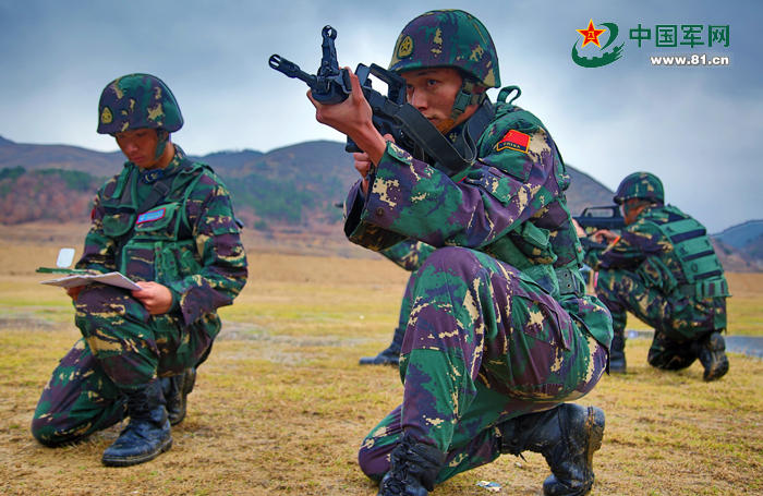 组图：空降兵某军：新年开训 数百名“兵教头”军事论剑(7) 第7页