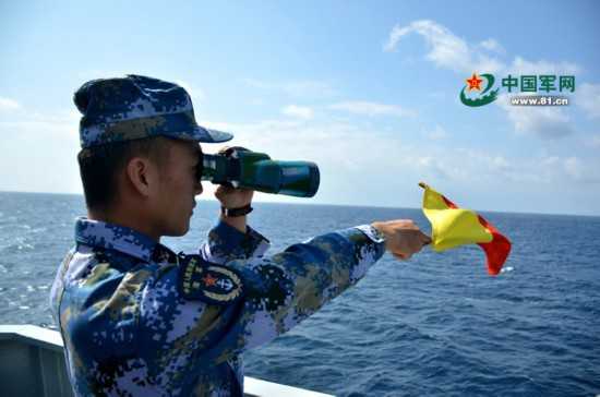 中国海军在亚丁湾组织反海盗武器装备实弹射击演练（组图）(3) 第3页