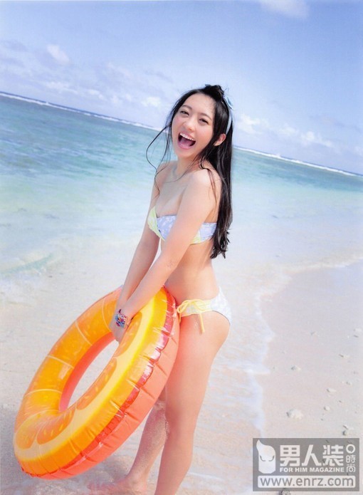 组图：日本美少女海滩风情写真性感 肌肤白嫩(3) 第3页