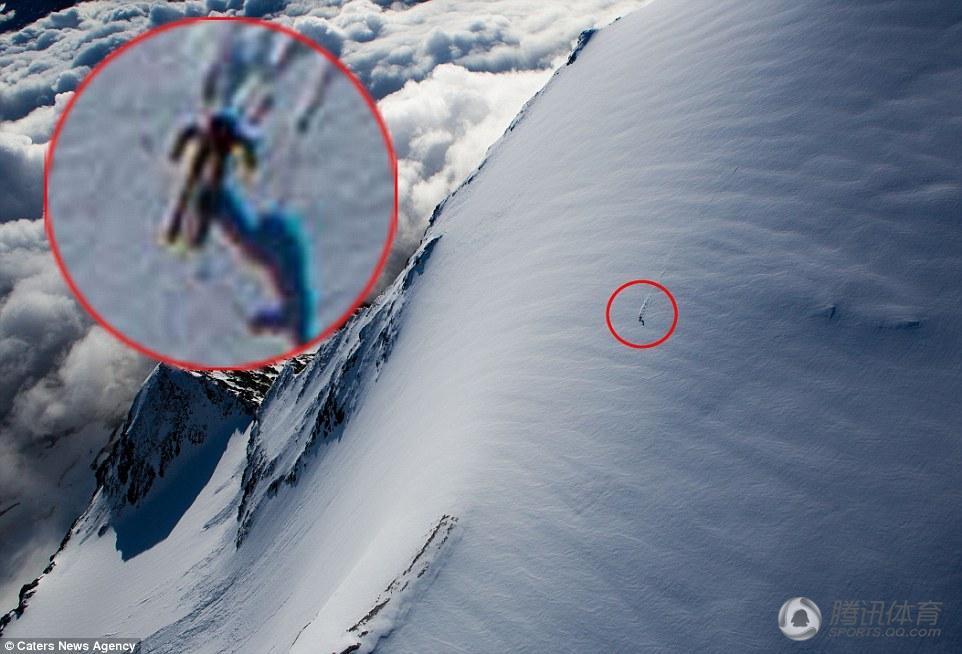 组图：玩命！牛人从4200米高垂直坡道极限滑雪 第1页