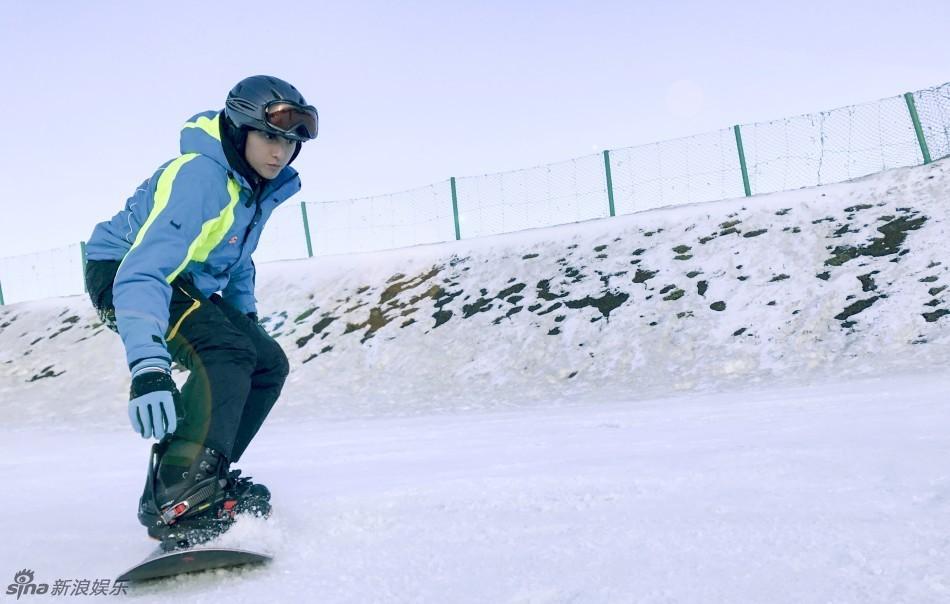 牛俊峰挑战单板滑雪 第1页