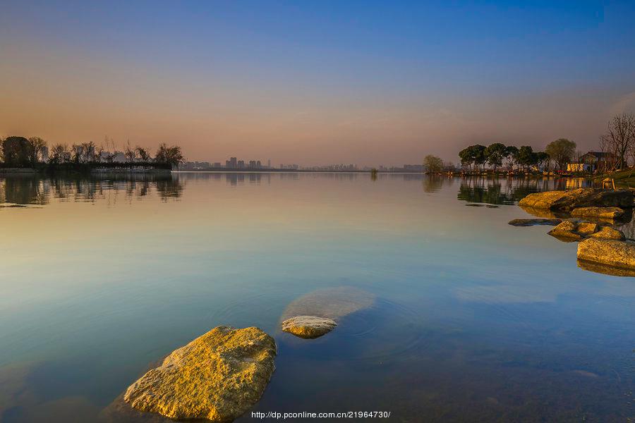 东湖小景 第1页