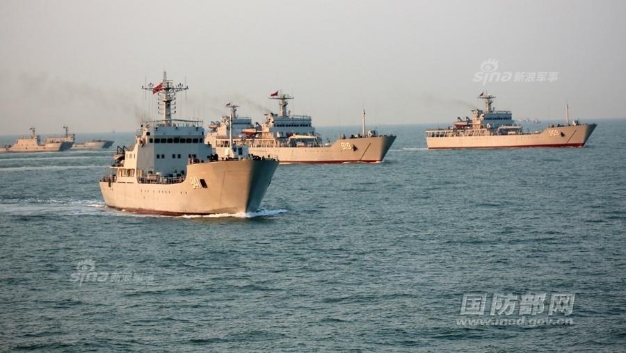 中国北海东海舰队轻护和登陆舰出动