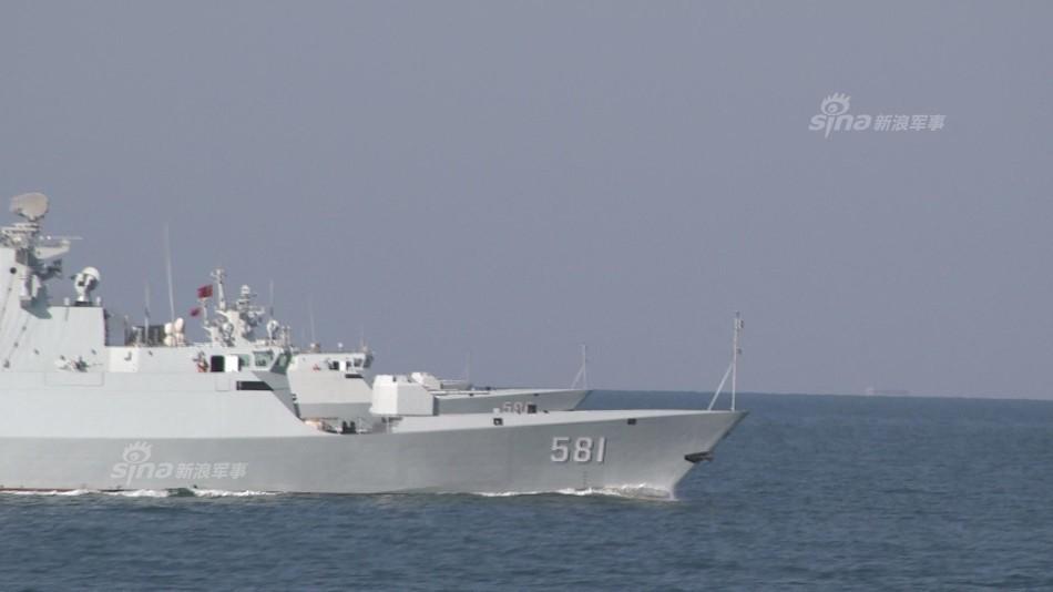 中国北海东海舰队轻护和登陆舰出动