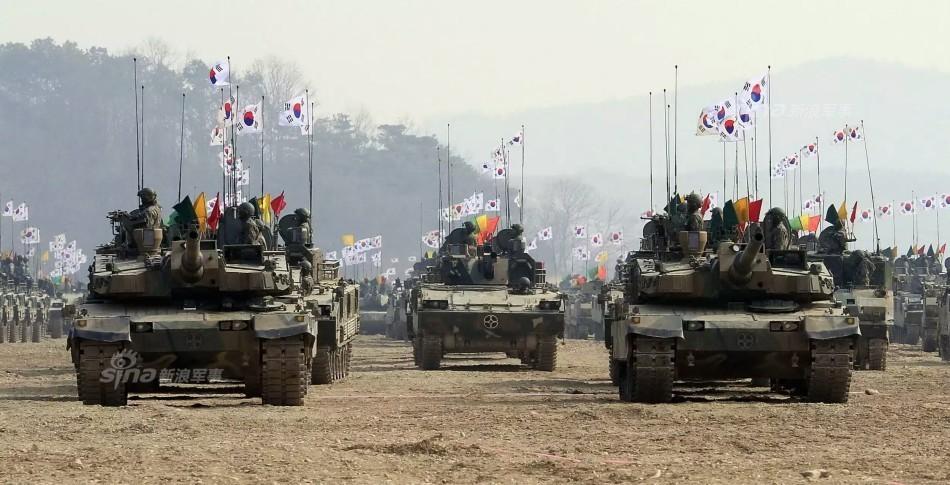 军力那么强还要萨德干嘛？韩国大批K2坦克集结(2) 第2页