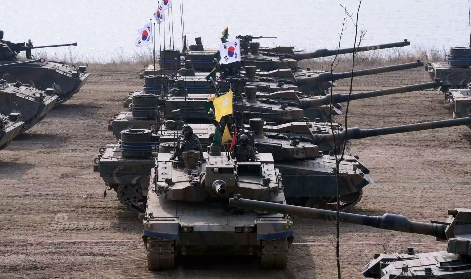 军力那么强还要萨德干嘛？韩国大批K2坦克集结(4) 第4页