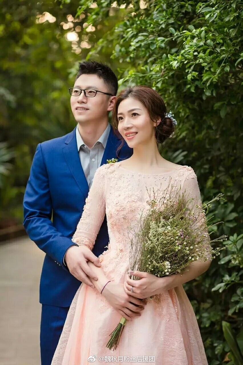 女排众将婚纱照:魏秋月惊艳 1人妩媚动人 第1页