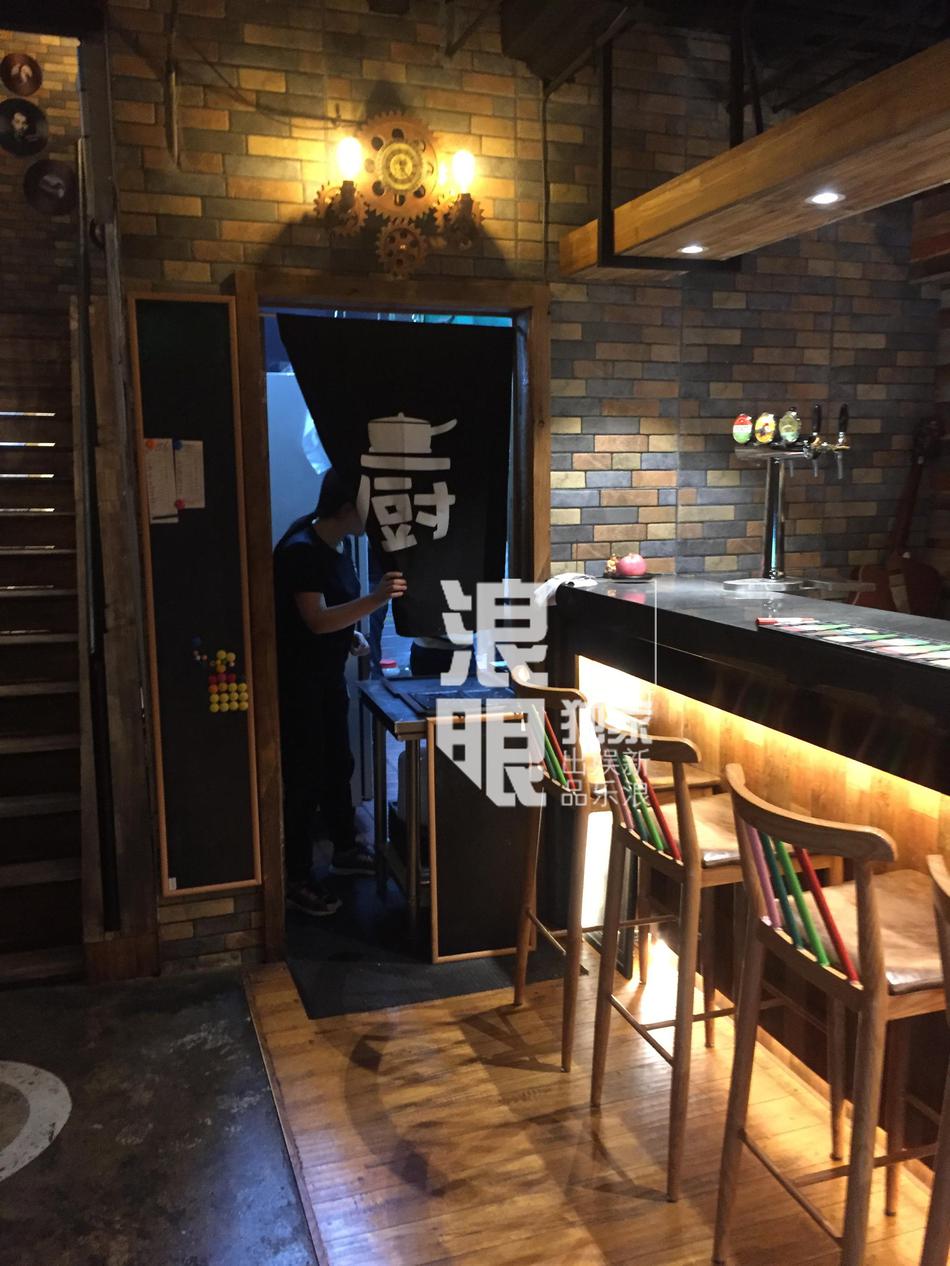 探访疑似白百何新欢张爱朋烧烤店 装修显格调(图)(3) 第3页