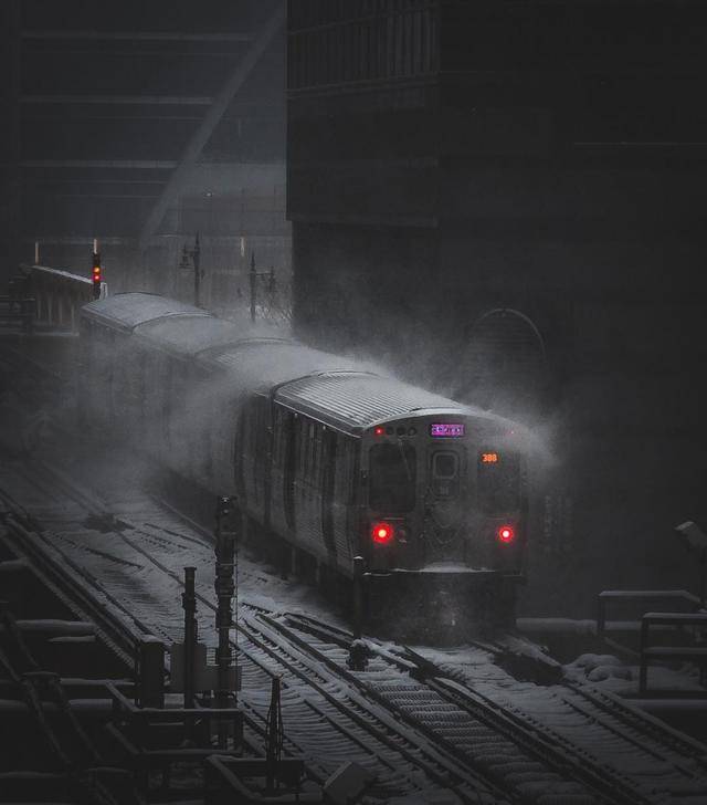 芝加哥摄影师的一组关于黑夜雾以及城市的画面 第1页