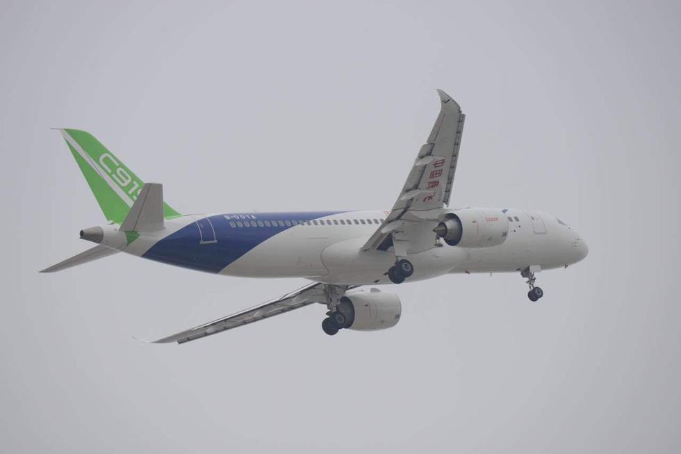 组图：C919大飞机成功起飞 第1页