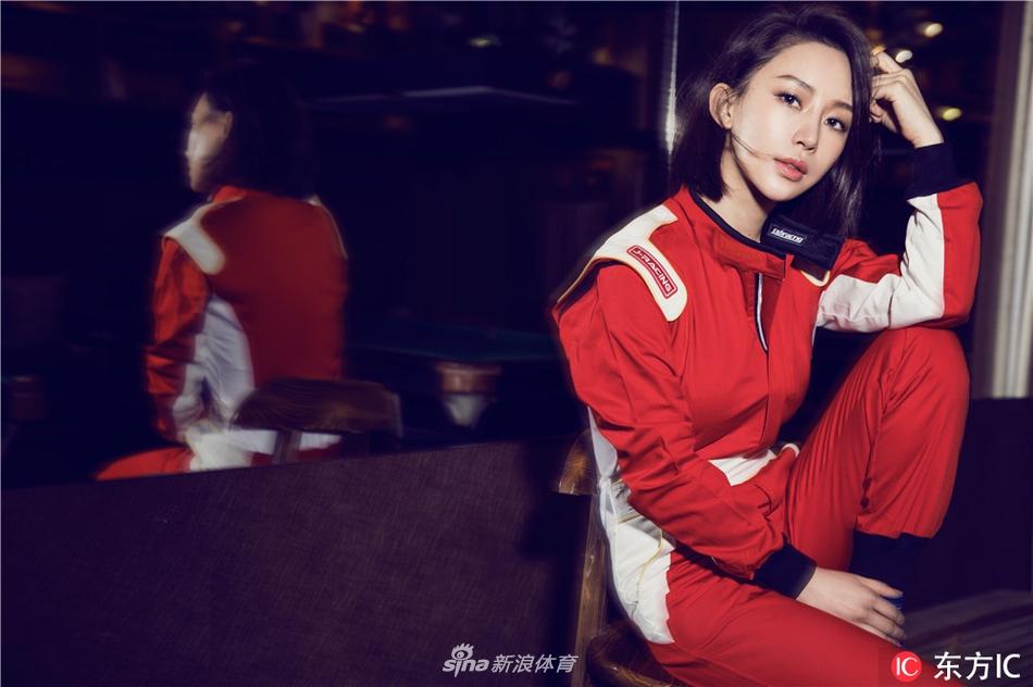 九球天后潘晓婷制服炫酷写真(6) 第6页