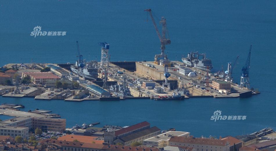 2013法国土伦军港军舰航母:已被中国海军超过