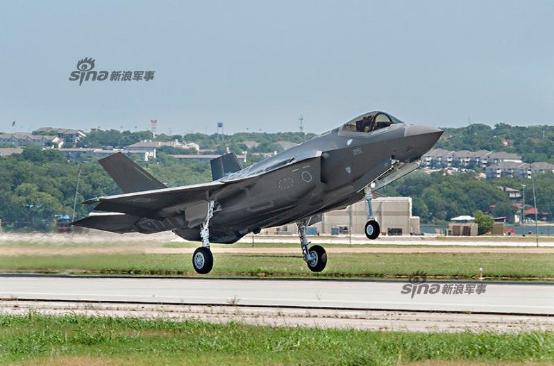 日本首位F-35飞行员真容曝光：美国将培训三批(20) 第20页