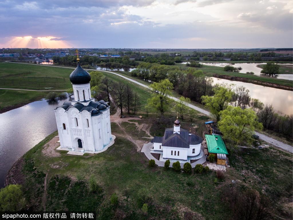 俄罗斯涅尔利河上的圣母代祷教堂(16) 第16页
