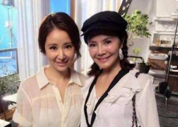 林心如与婆婆亲密合影 霍建华妈妈有点美！(2) 第2页