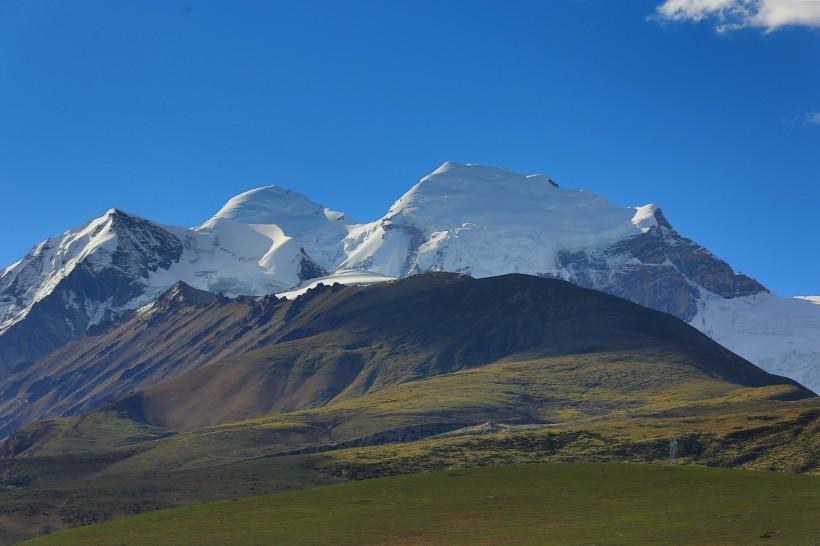 西藏念青唐古拉山脉风景图片