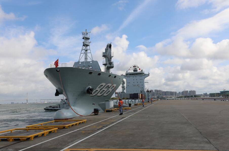 中国首个海外军事基地成立 最大作战舰艇满载起航(2) 第2页