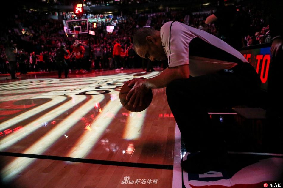 丹尼-克劳福德收哨归山结束32年NBA执法生涯(4) 第4页