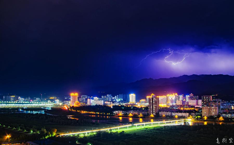 17-08-08 地震前的雷电(2) 第2页