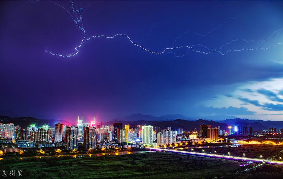 17-08-08 地震前的雷电(9) 第9页