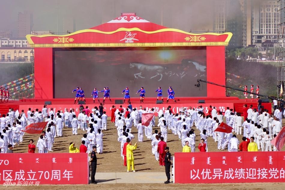 第四届内蒙古（国际）马术节开幕式盛大启幕(3) 第3页