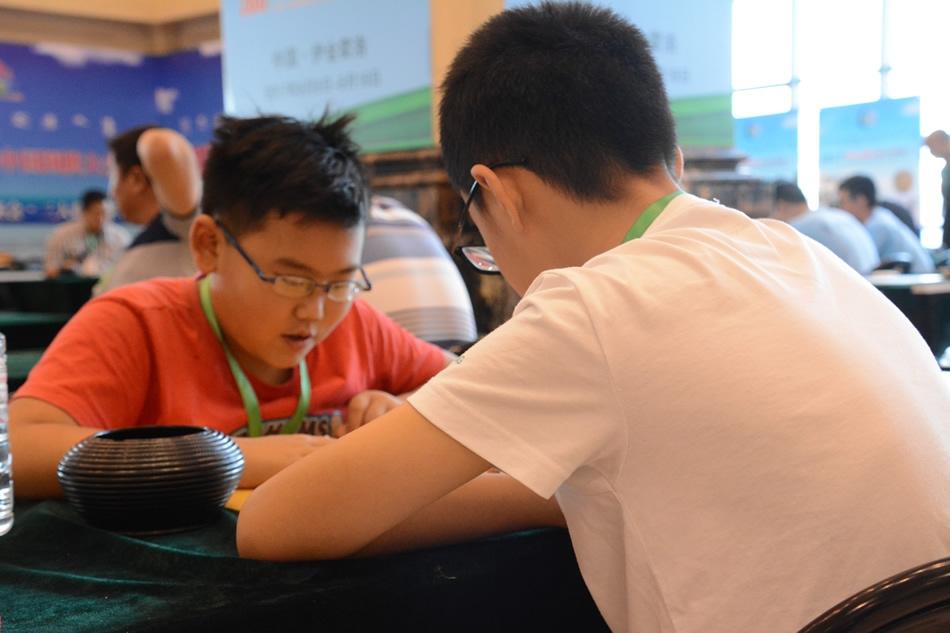 中国围棋大会此间少年 棋盘边的娃娃们(9) 第9页