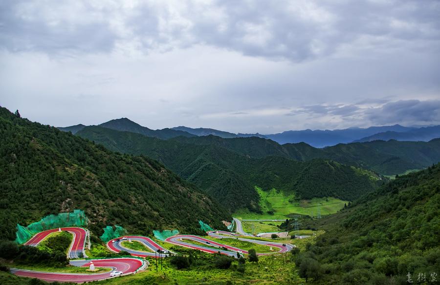 达坂山十二盘坡 第1页