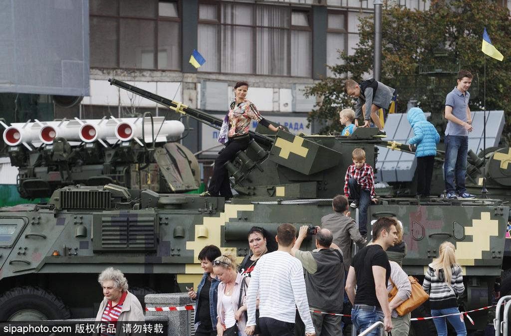 乌克兰基辅举行军事设备展览 迎接庆祝独立日到来 第1页
