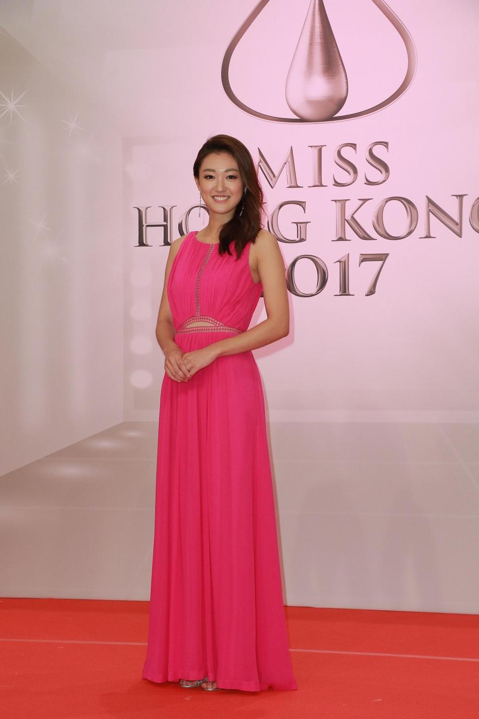 组图：2017香港小姐竞选今晚举行 上任港姐斗艳红毯 第1页